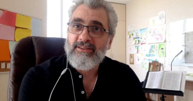 Xaçkarların sirri… – Erməni tarixçi soydaşlarının xəstəliyini lağa qoydu (VİDEO)