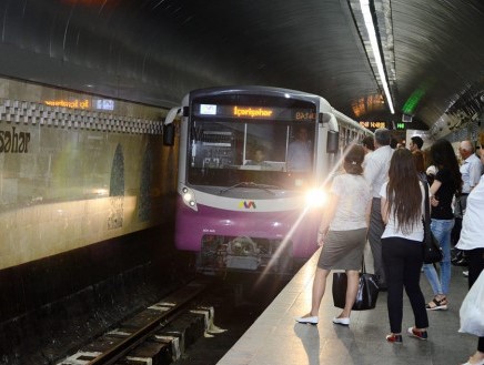 Metrodan istifadə edənlərə ŞAD XƏBƏR