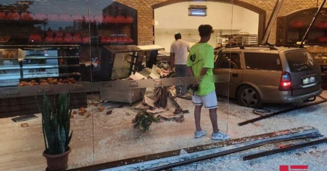Bakıda “Opel” şirniyyat mağazasına “girdi” – FOTO