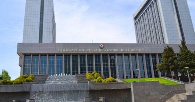 Sabahdan deputatların tətili başa çatır