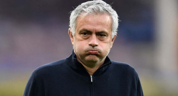 Mourinyu: “Narahatam, amma göz yaşları kömək etməyəcək”