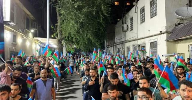 BAKININ MƏŞHƏDİ DADAŞ MƏSCİDİNDƏ LONDONDAKI RADİKALLARA UNİKAL CAVAB – FOTO