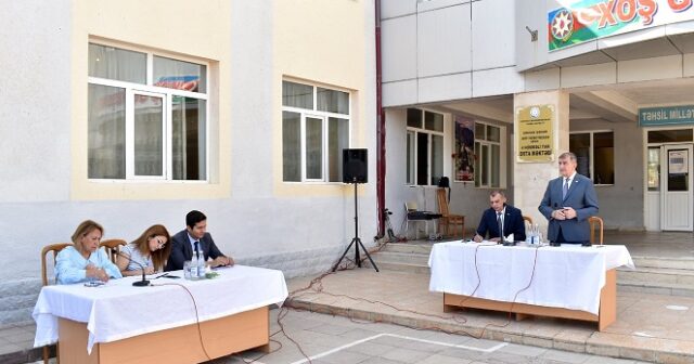 İcra başçısı 4 nömrəli tam orta məktəbdə sakinlərlə səyyar qəbul-görüş keçirib