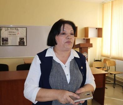 Müəllimlərdən pul tələb etdiyi iddia olunan direktorun işçiləri danışdı – VİDEO