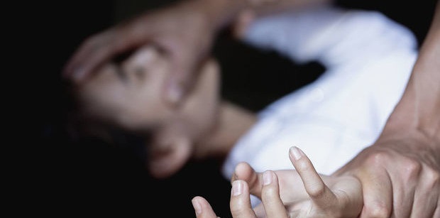 Azərbaycanda DƏHŞƏT: Ata 3 qızına qarşı əxlaqsızlıq edibmiş