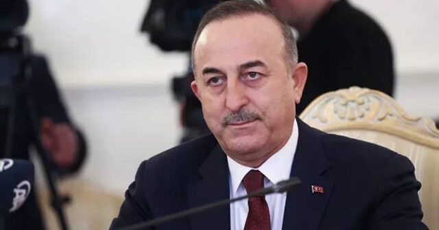 Mövlud Çavuşoğlu Yunanıstana xəbərdarlıq edib