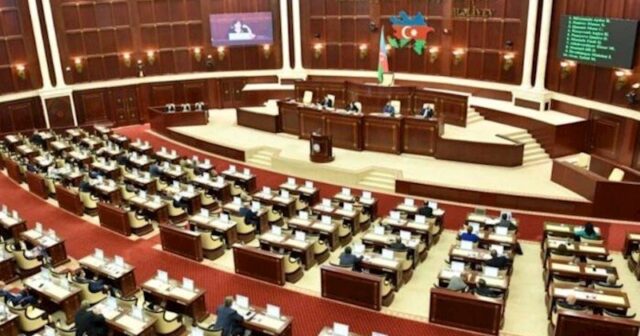 10 mindən az üzvü olan partiyalar dövlət qeydiyyatına alınmayacaq
