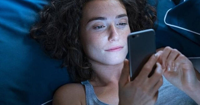 Telefon şüalanması insanı tez qocaldır