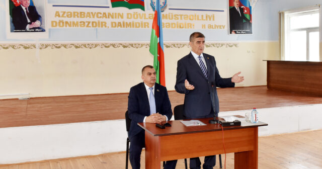 Şirvan Şəhər İcra Hakimiyyətinin başçısı İlqar Abbasovun sakinlərlə növbəti səyyar görüşü keçirilib