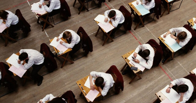 Universitetə qəbul olunan 2 355 abituriyent təhsil almaqdan imtina edib