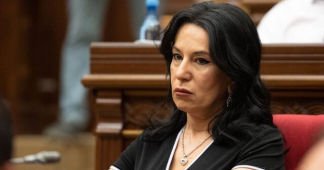 “Araik Arutyunyan yaxın vaxtlarda saxlanılacaq” – Naira Zöhrabyan