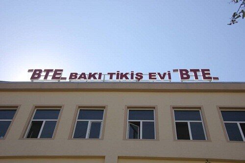 BAKI TİKİŞ EVİ XAOS YARADIB: ŞƏHİD VƏ QAZİ ÖVLADLARINA MƏKTƏBLİ FORMASI PULSUZ VERİLSİN