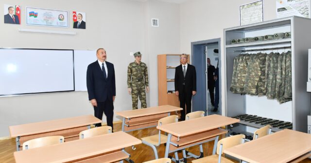 Prezident Bakıda yeni inşa edilən məktəb kompleksində yaradılan şəraitlə tanış oldu – FOTOLAR