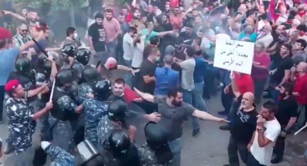 Ermənilər Livandakı Azərbaycan səfirliyinə hücum etdilər – VİDEO