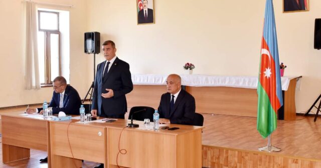Şirvan şəhərinin Hacıqəhrəmanlı qəsəbəsində sakinlərlə növbəti səyyar görüş keçirilib