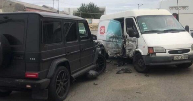 Bakıda “Galenvagen”lə şirkət maşını toqquşdu – FOTO