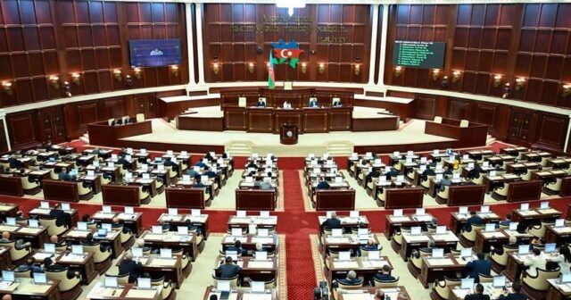 “Siyasi partiyalar haqqında” yeni qanun layihəsi Milli Məclisin payız sessiyasında müzakirə ediləcək