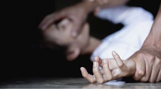 Azərbaycanda 12 yaşlı şagird məktəbdə 7 nəfər tərəfindən zorlanıb – DƏHŞƏTLİ İDDİA