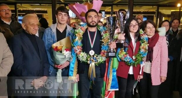 Şahmat üzrə gənclər arasında dünya çempionları Vətənə qayıdıblar – FOTO
