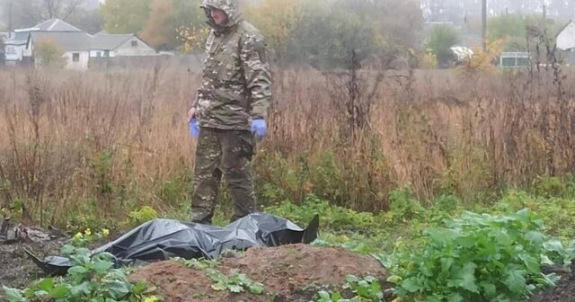 17 nəfəri xəndəyə atıb üstünü tankla hamarladılar – FOTO
