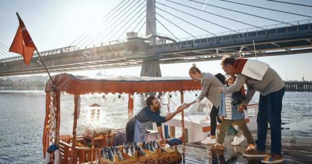 İstanbul’un Kendine Özgü Deniz Ürünlerini Deneyin