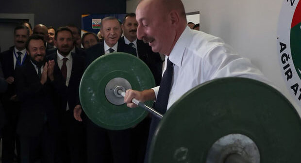 Ərdoğanla Zəngilandakı açılışda iştirak edən İlham Əliyev ağırlıqqaldırma bacarığını nümayiş etdirdi – FOTO,VİDEO