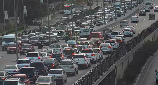 Universitetlər Bakıdan kənara köçürülə bilər? – Tıxac problemi “tıxaca” düşüb