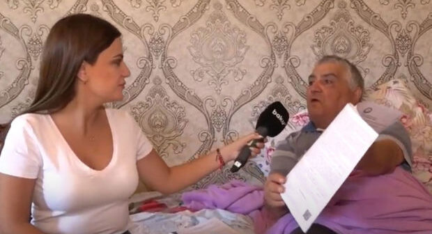 Sulfat turşusu ilə qızının üzünü yandırdığı iddia olunan ata danışdı – VİDEO