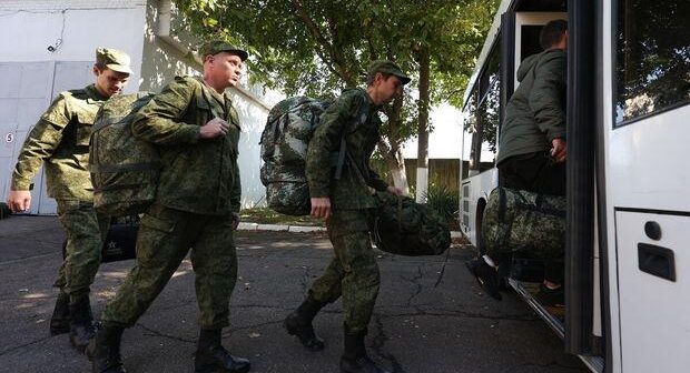 Rusiyada ordudan yayınma halları son on ilin ən yüksək həddinə çatıb