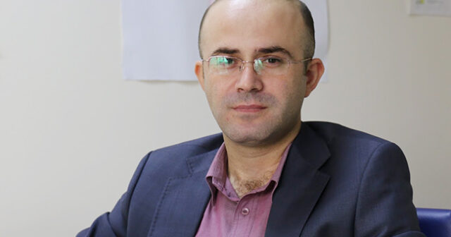 “UŞAQLARI QUZU KİMİ BÖYÜTMƏMƏLİYİK” – EKSPERTDƏN MƏKTƏB SKANDALINA ÇAĞIRIŞ
