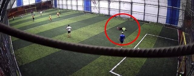 29 yaşlı gənc futbol oynayarkən öldü – ANBAAN VİDEO