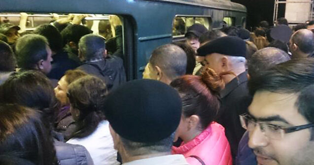 “Metroya minməyə cəhd etdim, 3-4 vaqon buraxdım” – Deputat