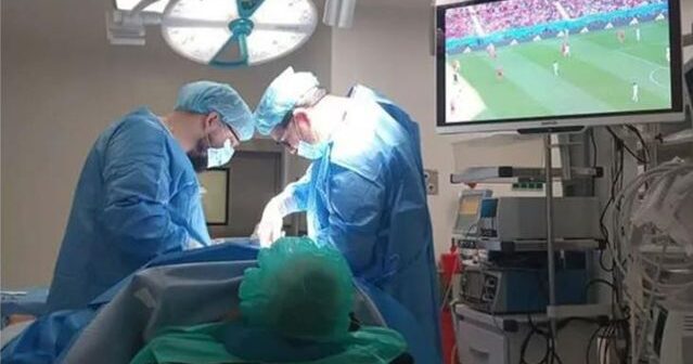 ƏMƏLİYYAT MASASINDA DÜNYA ÇEMPİONATINI İZLƏDİ