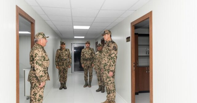 Vilayət Eyvazov Şuşada polis və hərbi qulluqçuların xidmət şəraiti ilə tanış olub