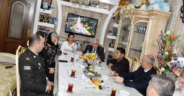 Vətən müharibəsinin şəhidləri Süleyman Bağırovun və Əli Mənəflinin ailələri ziyarət olunub