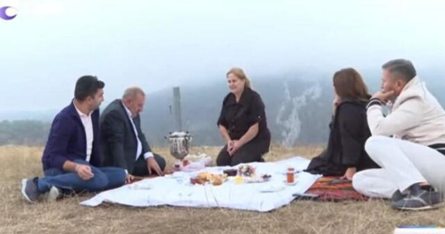 30 illik həsrətdən sonra samovar çayını Cıdır düzündə içdilər — Şuşalılar Şuşada (VİDEO)
