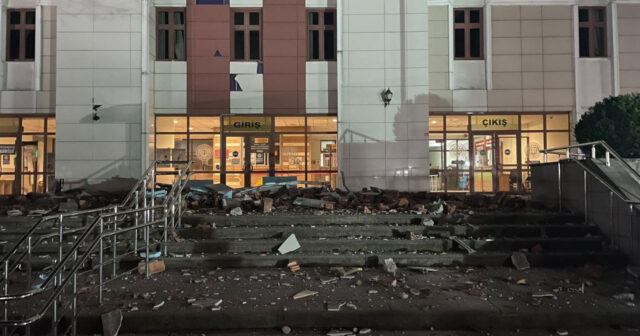 Türkiyədə güclü zəlzələ baş verib: 22 nəfər xəsarət alıb – VİDEO