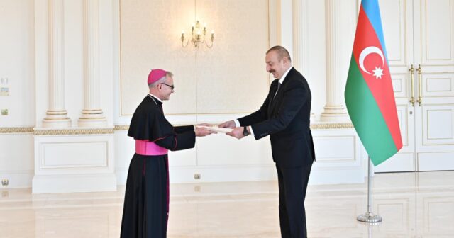 İlham Əliyev Vatikanın yeni səfirinin etimadnaməsini qəbul etdi-FOTO