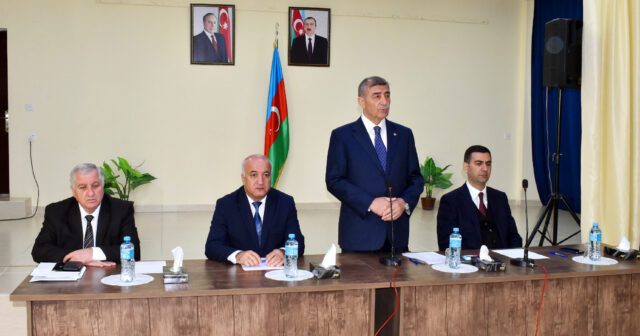 Şirvan şəhərində sakinlərlə növbəti səyyar görüş keçirilib