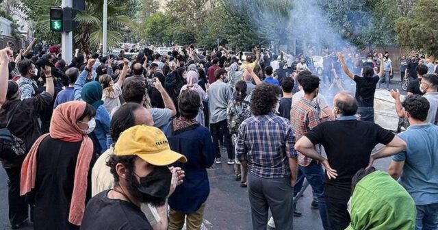 İranda aksiyalar davam edir: rejim qüvvələrinin qaçırdığı 22 yaşlı tələbənin meyiti tapılıb
