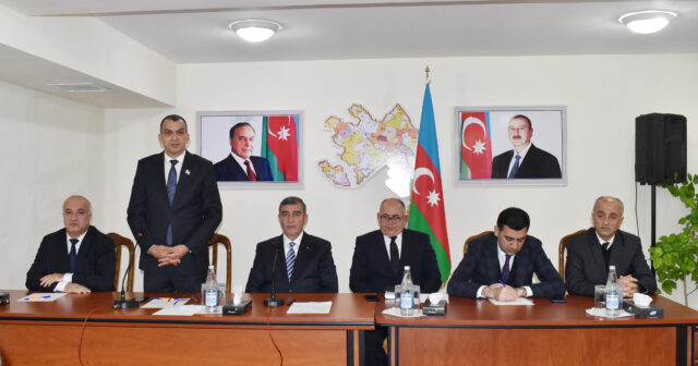 Şirvan şəhərində sakinlərlə növbəti səyyar görüş keçirilib