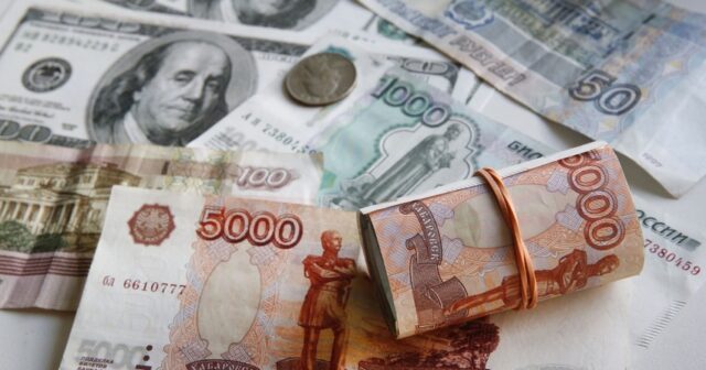 Rublun məzənnəsi ABŞ dolları və avroya nisbətdə ucuzlaşıb