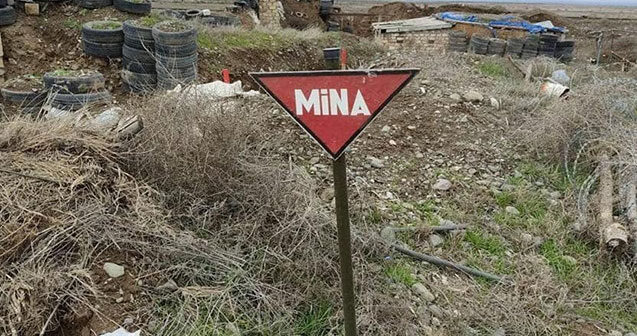 Kəlbəcərdə 4 nəfər minaya düşüb