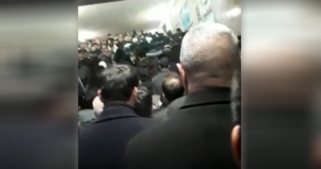 “Koroğlu” metrosunda “insan seli” – VİDEO