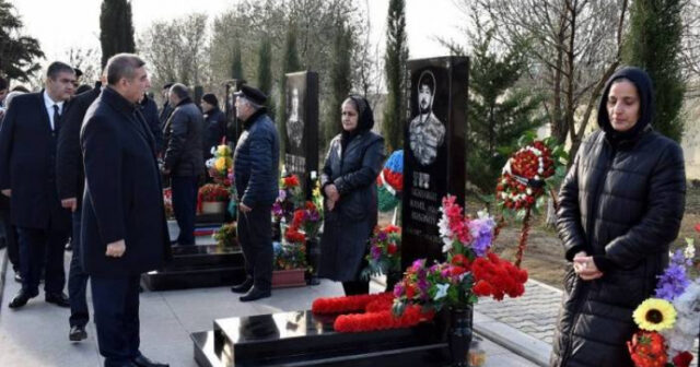 İlqar Abbasov Həmrəylik Günü və Yeni il bayramı münasibətilə şəhid ailələri ilə görüşüb-FOTO