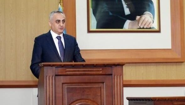 Fuad Nəcəfli iclasda “tərifli” çıxışları dayandırdı