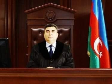 GÖYÇAY MƏHKƏMƏSİNİN HAKİMİ VƏTƏNDAŞIN HÜQUNU BELƏ POZUR