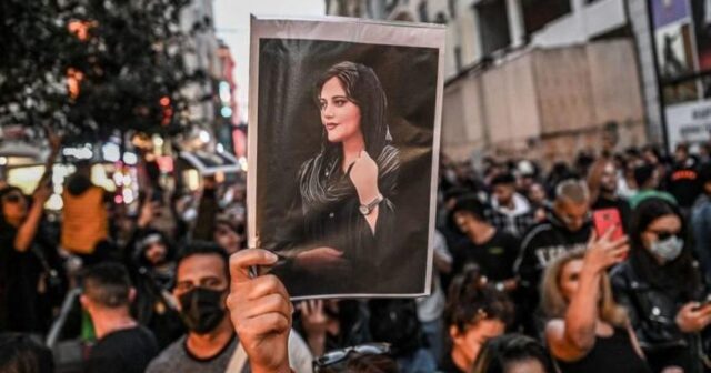 İranda etirazlarda ölənlərin sayı 516-ya yüksəlib