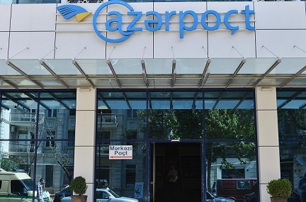 “AZƏRPOÇT” 2022-NİN MƏNFƏƏTLİ QURUMU OLDU… VƏTƏNDAŞLAR, POÇT İŞÇİLƏRİ MMC-Nİ YIXIB SÜRÜDÜ… – FOTO