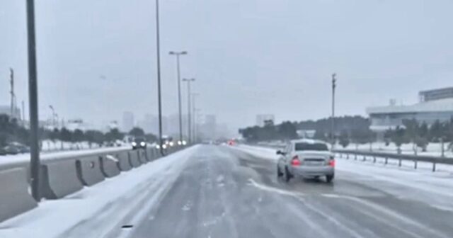 Bakı-Sumqayıt yolu buz bağladı – VİDEO